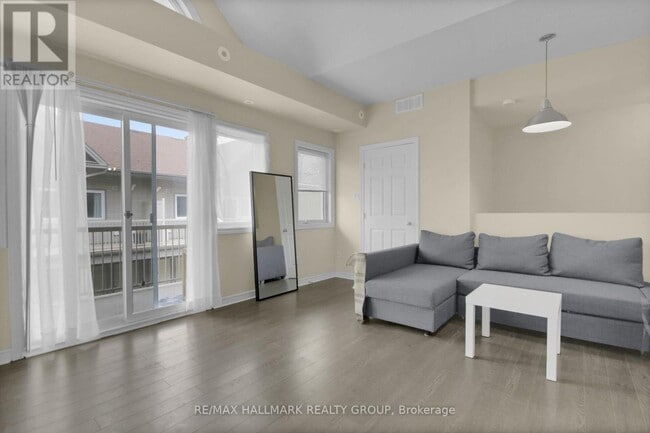 Building Photo - 1109 Stittsville Main St