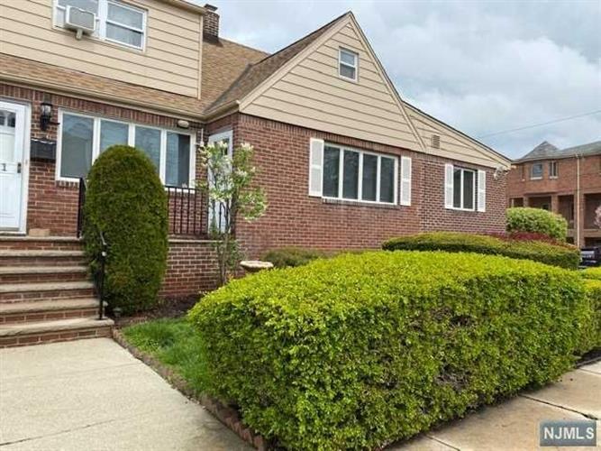 451 Shannon Pl, Cliffside Park, NJ 07010 Apartment for Rent in Cliffside Park, NJ