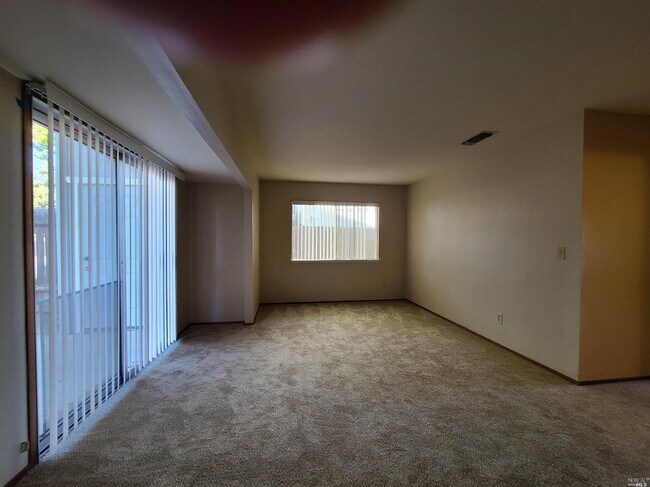Foto del edificio - 1115 N Lincoln St