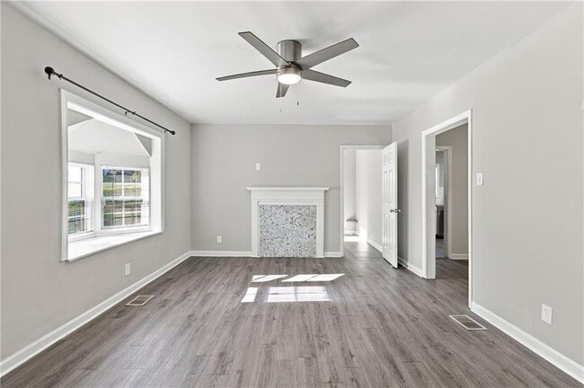 Building Photo - 1357 Lorenzo Dr SW