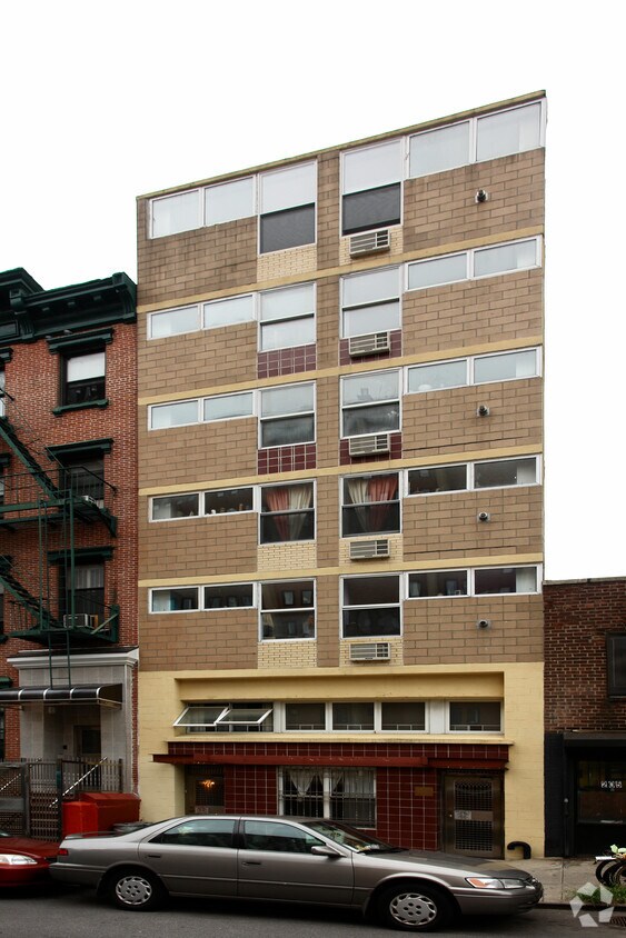 Building Photo - 203 Henry St