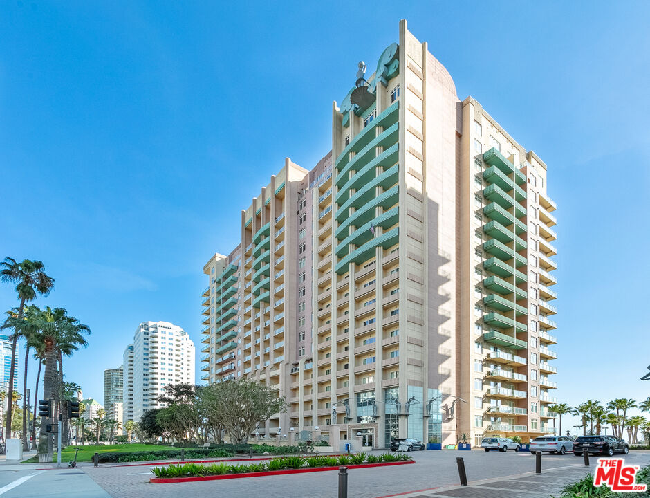 Primary Photo - 488 E Ocean Blvd