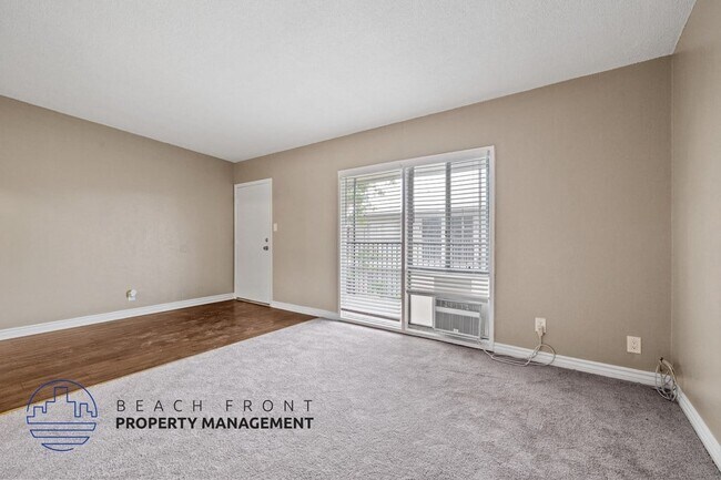 Foto del edificio - 11502-11506 Adco Ave.