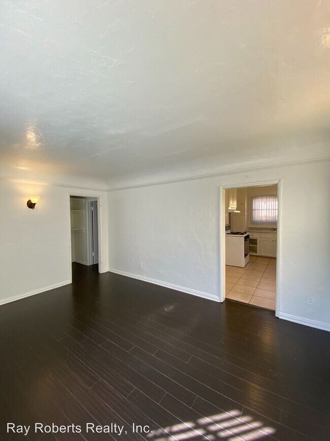 Building Photo - 8517-8523 Santa Fe Ave