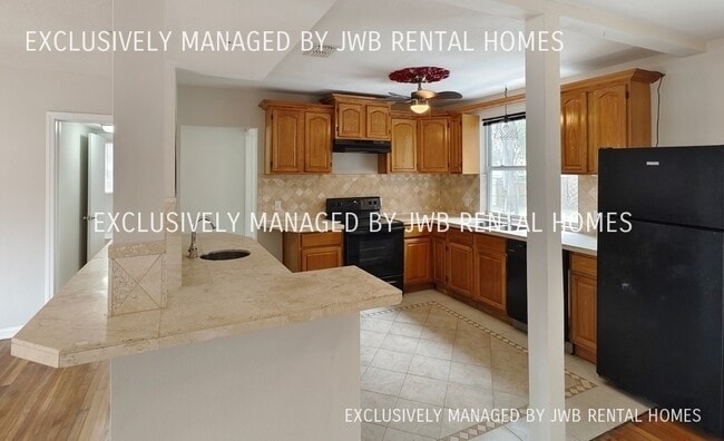 Building Photo - 6330 Hyde Park Haven