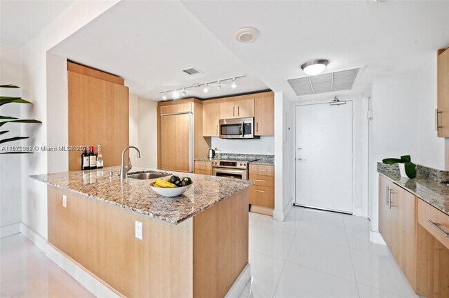 Foto del edificio - 10275 Collins Ave
