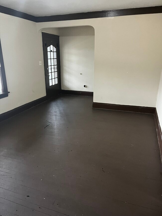 Foto del edificio - 3925 E 120th St