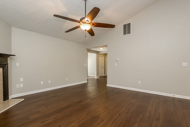 Foto del edificio - 217 Winterbury Dr