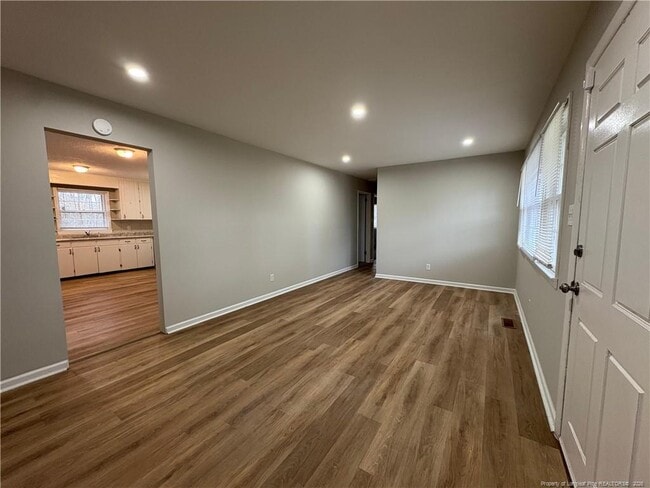 Foto del edificio - 3725 Sandra Dr