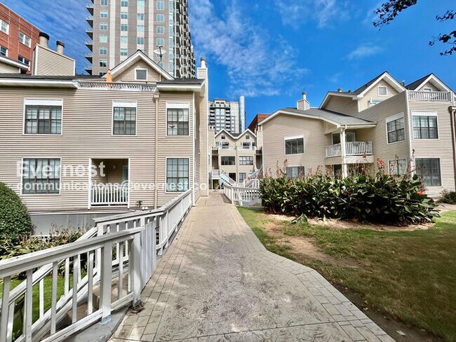 Foto del edificio - 1050 Piedmont Ave NE