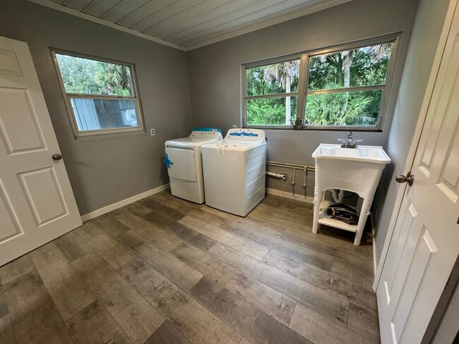 Foto del edificio - 116 Myakka Dr