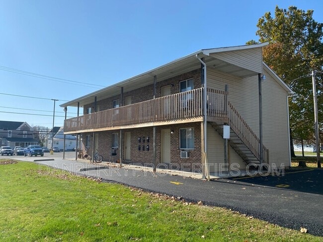 Building Photo - 319 Frazer St