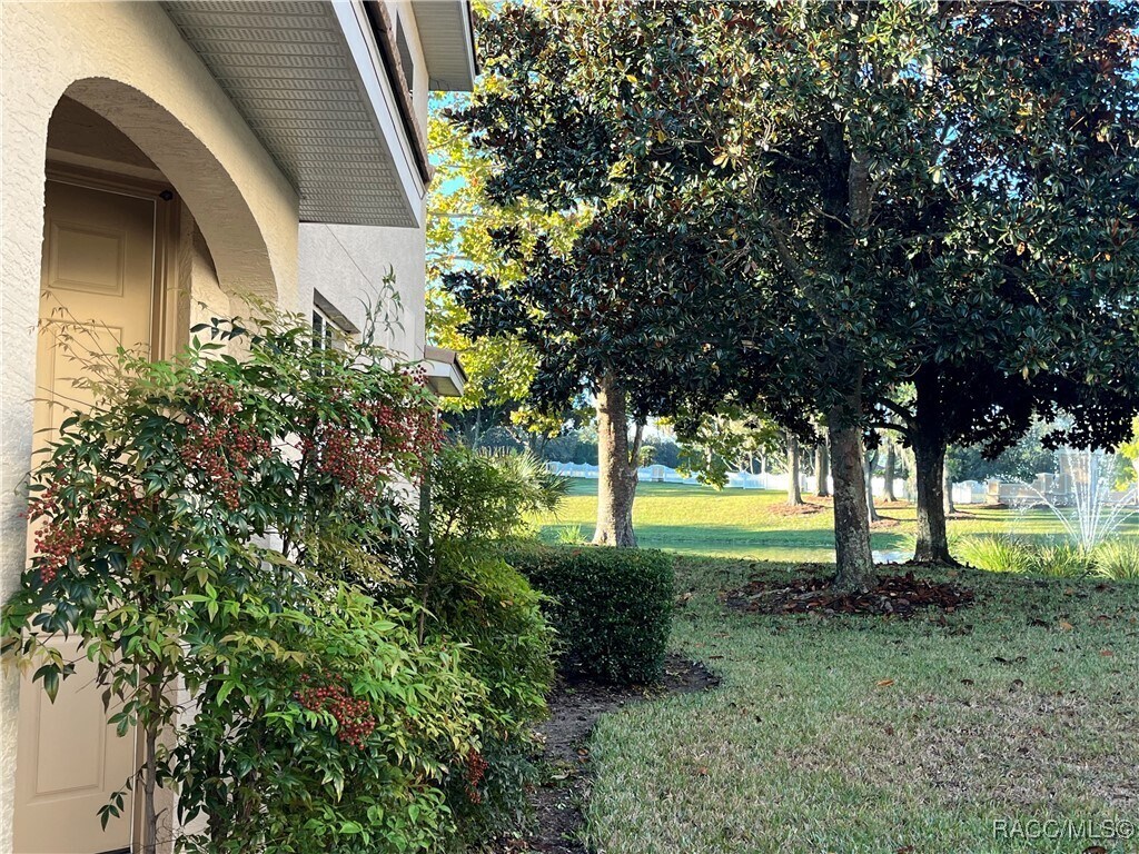 Foto del edificio - 1674 W Spring Meadow Loop