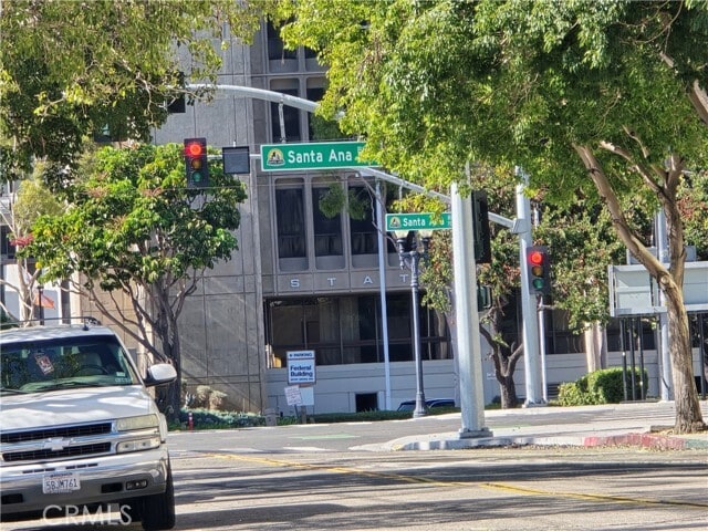 Building Photo - 600 W 3rd St