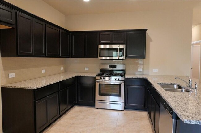 Building Photo - 6817 Ranchito Dr