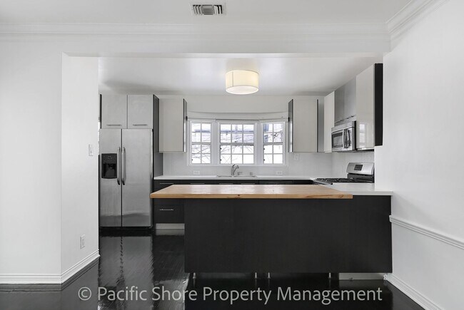 Foto del edificio - Stunning Picfair Village Home with Private Backyard Oasis & Modern Upgrades