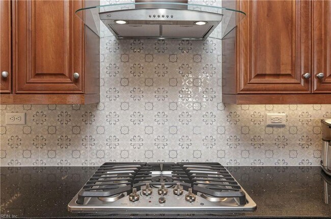 Foto del edificio - Pierpointe Condos