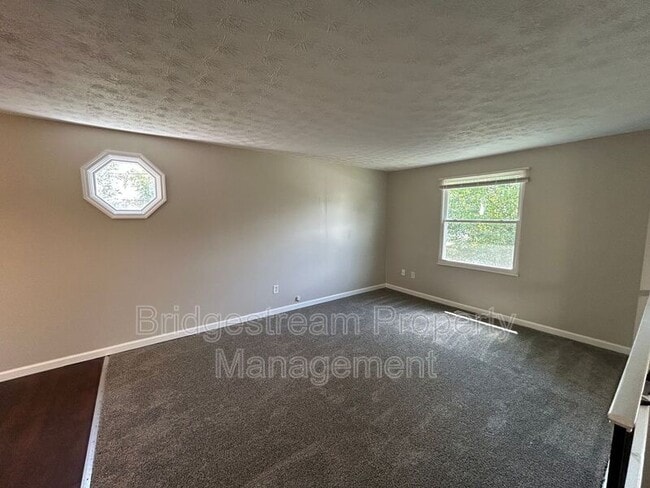 Building Photo - 323 Westerly Hills Dr