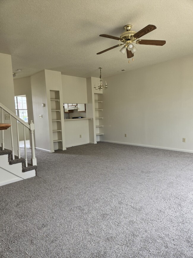 Foto del edificio - 843 Old Clubhouse Rd