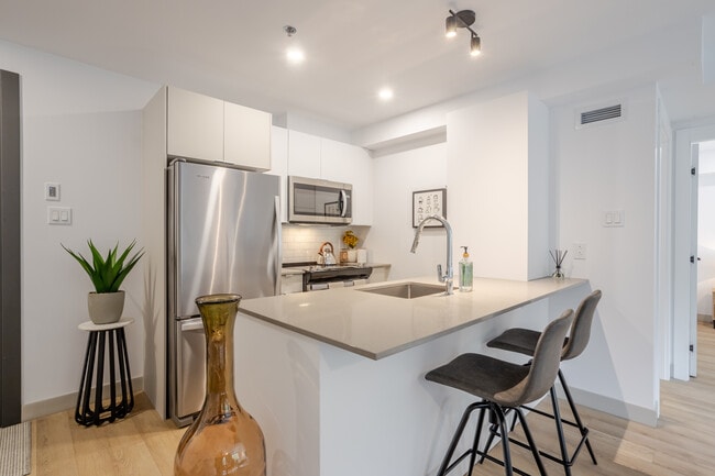 Building Photo - Utopia