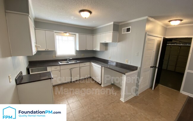 Building Photo - 2874 Knight Rd