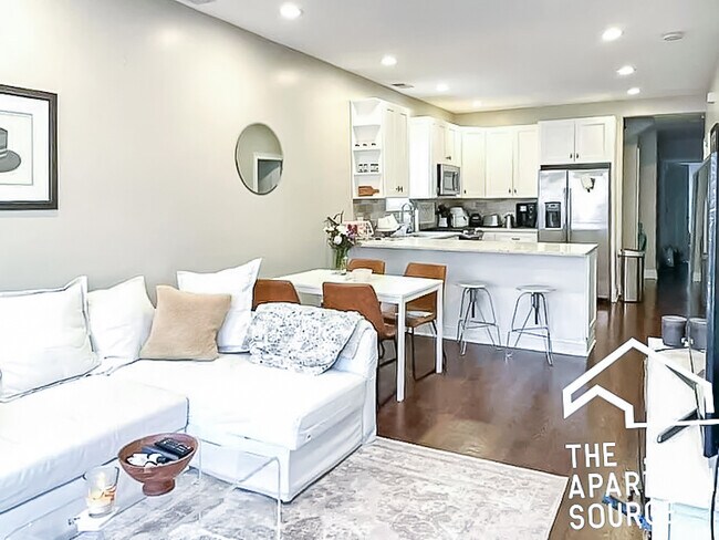 Foto del edificio - 2732 N Wilton Ave