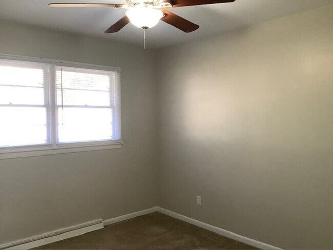 Building Photo - 136 Maple Lawn Pl