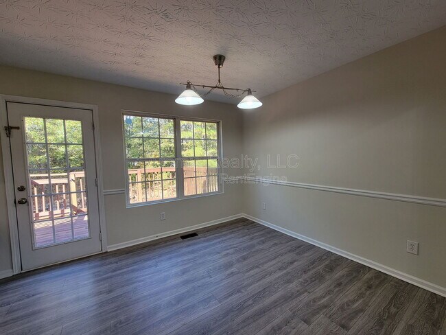 Building Photo - 120 Buddy Blvd