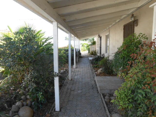 Corridor to Front and Back Uniits - 4225 Bannock Ave