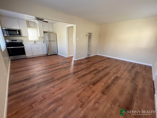 Building Photo - Completely Remodeled One Bedroom Unit in a...