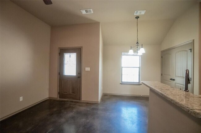 Foto del edificio - 663 West Tarleton-