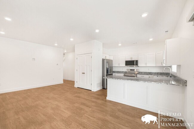 Foto del edificio - Beautiful brand new luxury 3 Bedroom 2.5 Bath townhouse!!