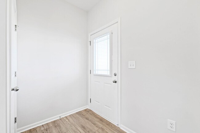 Foto del edificio - Like New 3 Bedroom Home Walk to DT Clayton!