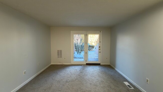 Building Photo - 189 Littleton Rd