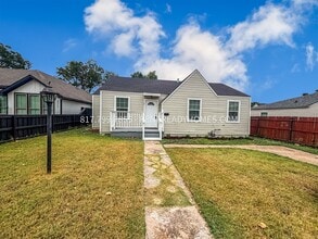 Building Photo - 6918 Overlook Dr