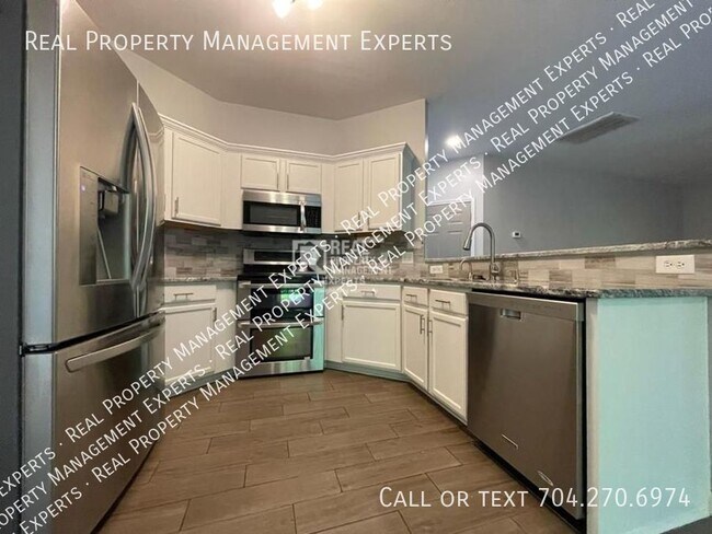 Building Photo - Spacious 4 Bedroom Home in Mooresville
