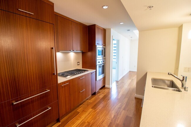 Foto del edificio - 1bd/1.5ba Bellevue Condo