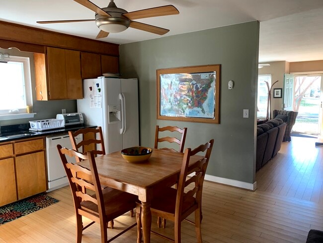 Photo - 1450 Goblet Ave House