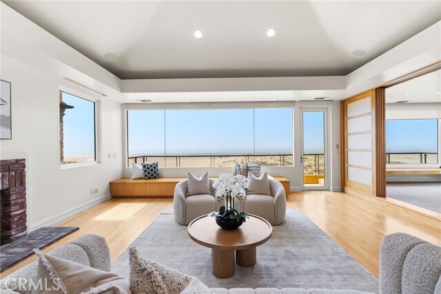 Foto del edificio - 1554 E Oceanfront