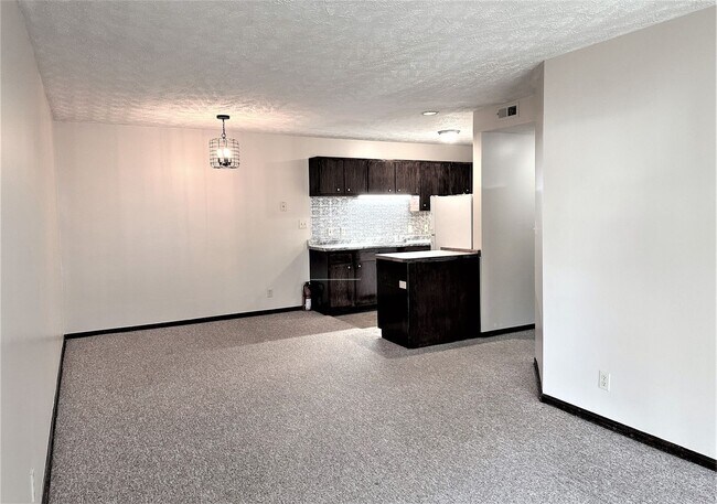 Building Photo - College Park Condominiums