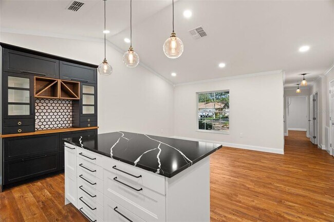 Building Photo - 201 Arbor Glen Dr