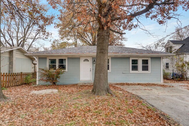 Building Photo - Newly Updated Home!