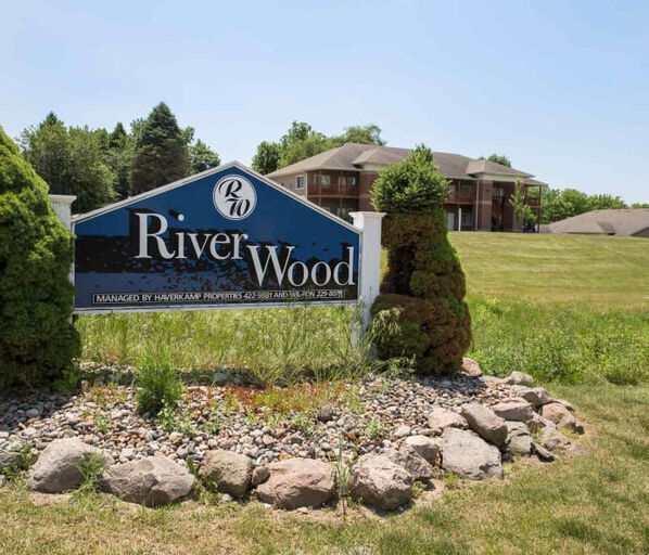 Riverwood - Apartments In Pleasant Hill, Ia 