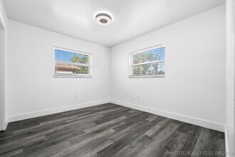 Building Photo - 1650 NW 9th St