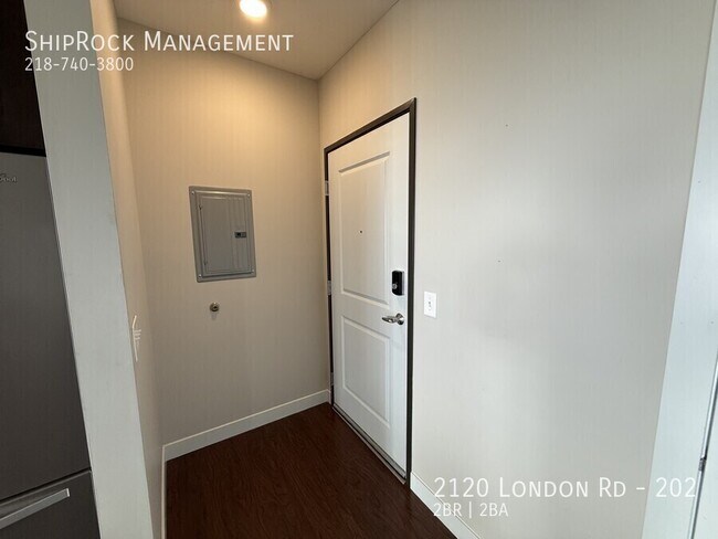 Building Photo - 2120 London Rd