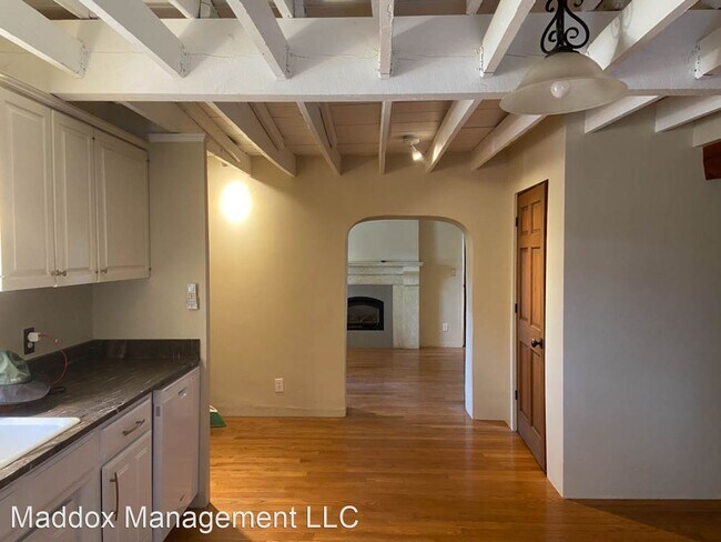 Foto del edificio - 2 br, 1 bath House - 1023 1/2 Santa Fe Ave SW