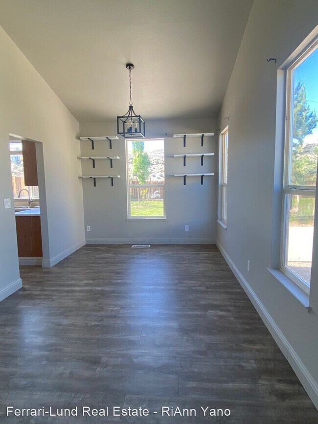 Building Photo - 4 br, 3 bath House - 3095 Andrea St