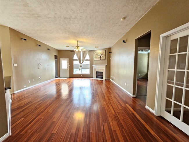 Foto del edificio - 7714 Chateau Point Ln