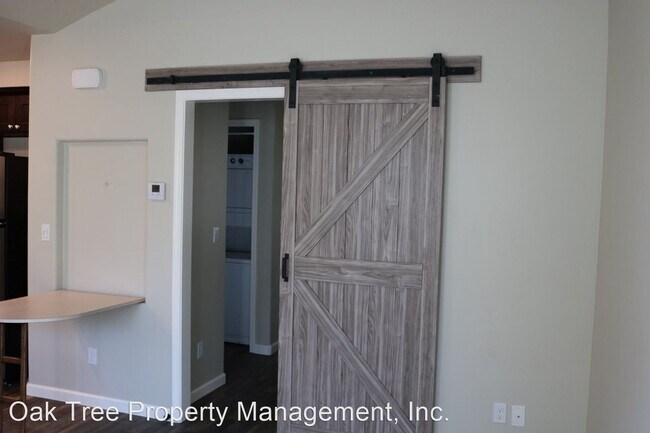 Building Photo - 1 br, 1 bath House - 255 DeWitt Avenue #B