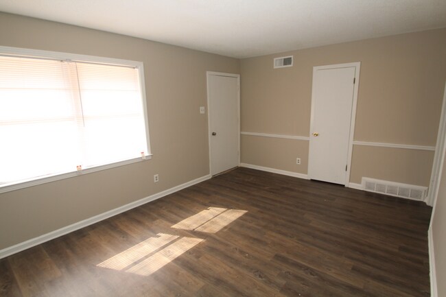 Foto del edificio - 5160 Rolling Meadows Dr